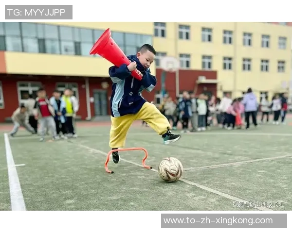 小学生足球舞蹈融合创新活动探索促进身心健康与团队合作能力提升 小学生足球舞蹈融合创新活动探索促进身心健康与团队合作能力提升